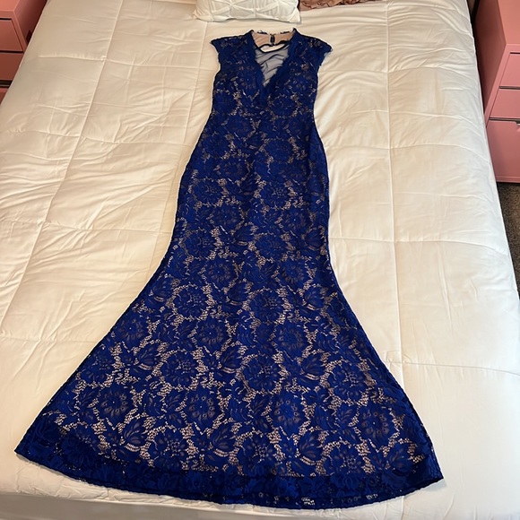 Betsy & Adam royal blue lace long evening gown black tie gala form fitting sz 0 - Picture 5 of 15